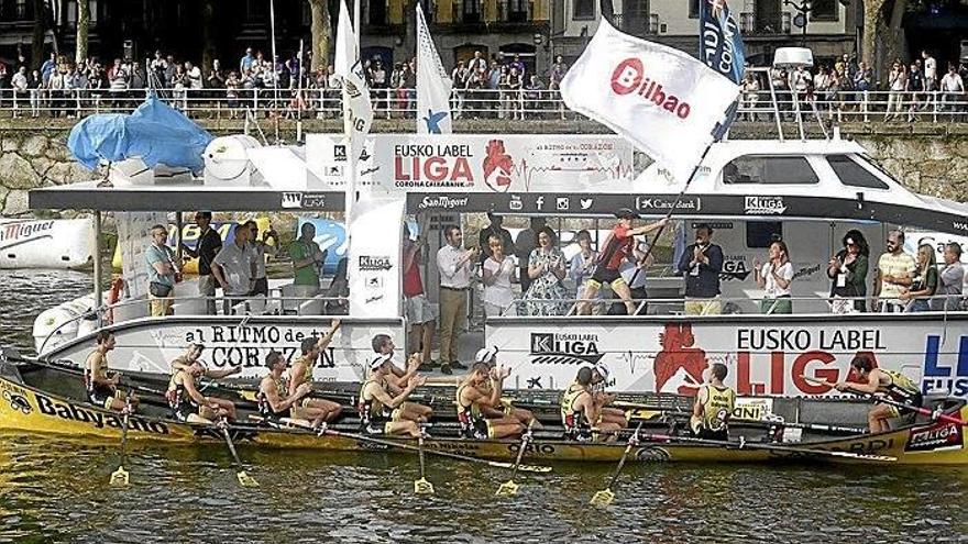 Vuelo ‘aguilucho’ sobre la ría