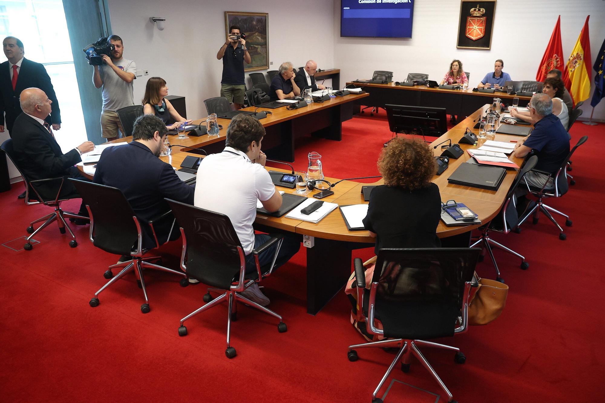 Imágenes de la primera sesión de la comisión de investigación