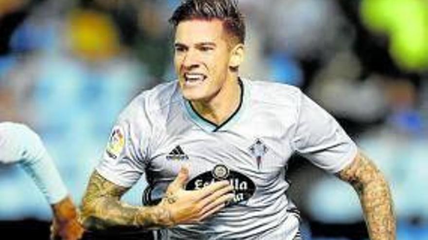 Santi Mina.