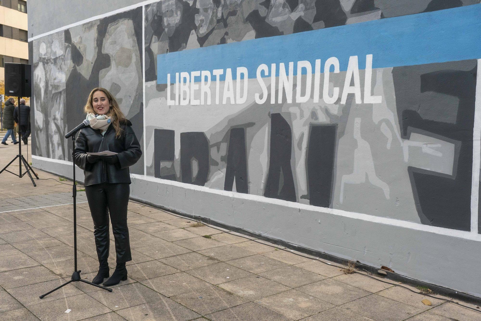 En imágenes: Zabalgana estrena un mural sobre la evolución del movimiento obrero