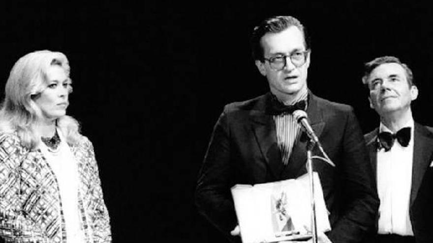 Wim Wenders, con la Palma de Oro en Cannes (año 1984).
