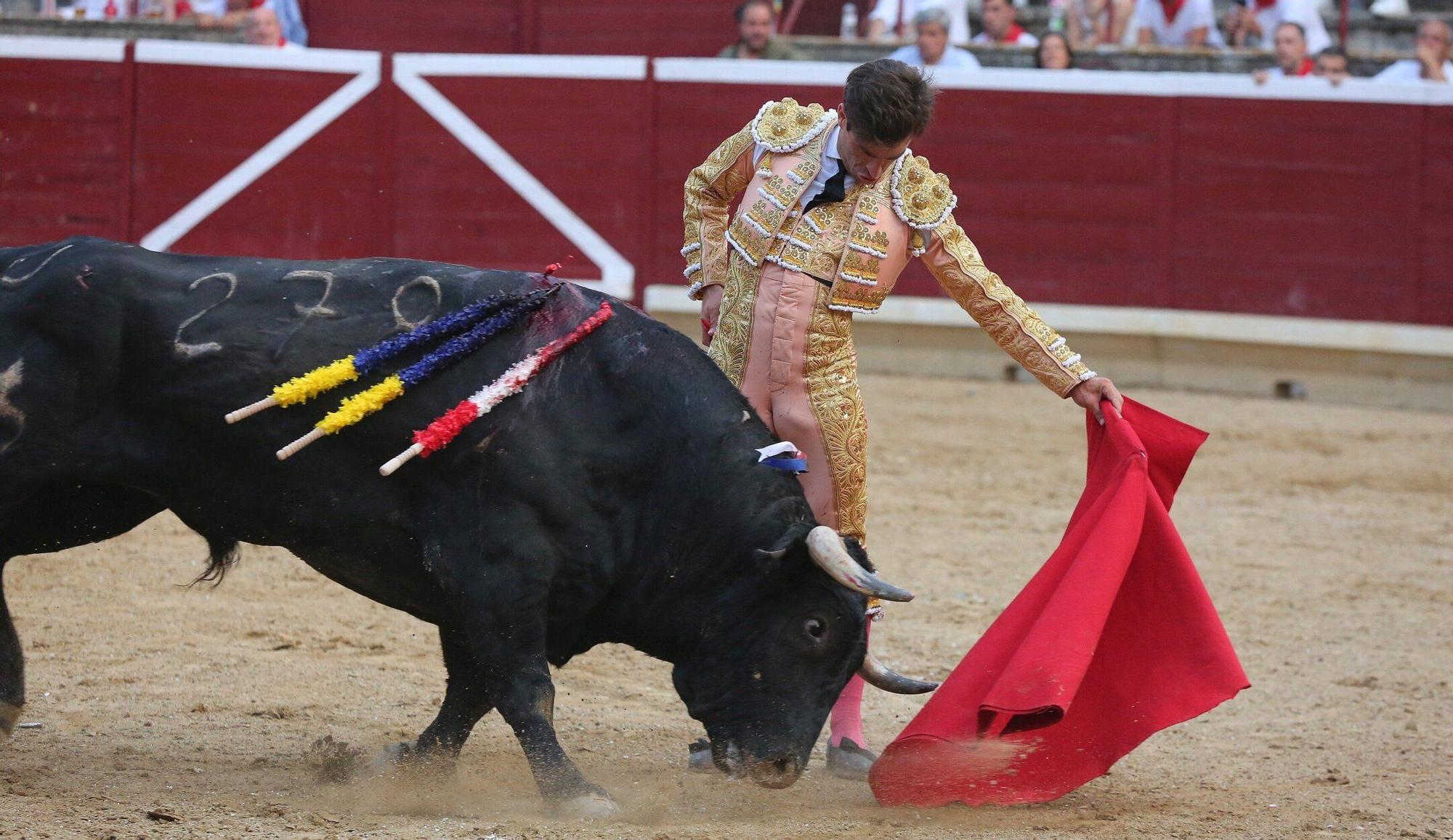 Fotos de la tercera corrida de toros de fiestas de Tafalla