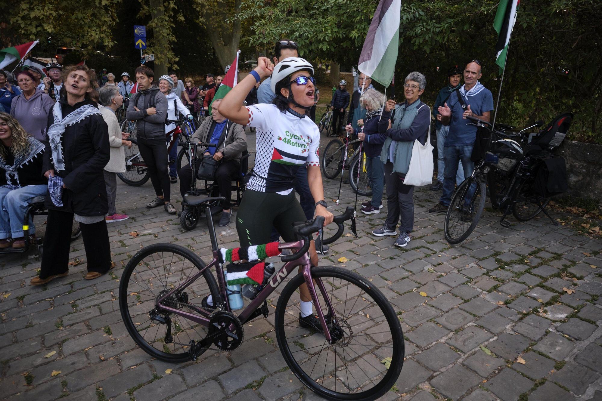 'Cycling for Gaza': un centenar de ciclistas palestinos llegan a Pamplona