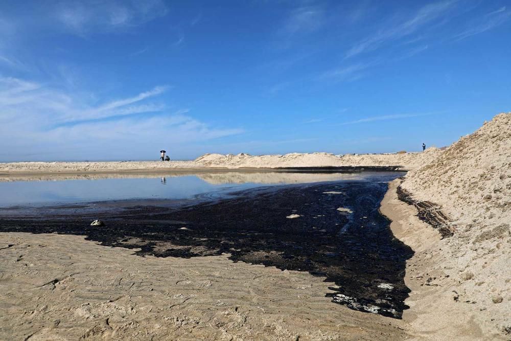 Vertido de crudo en las costas de California