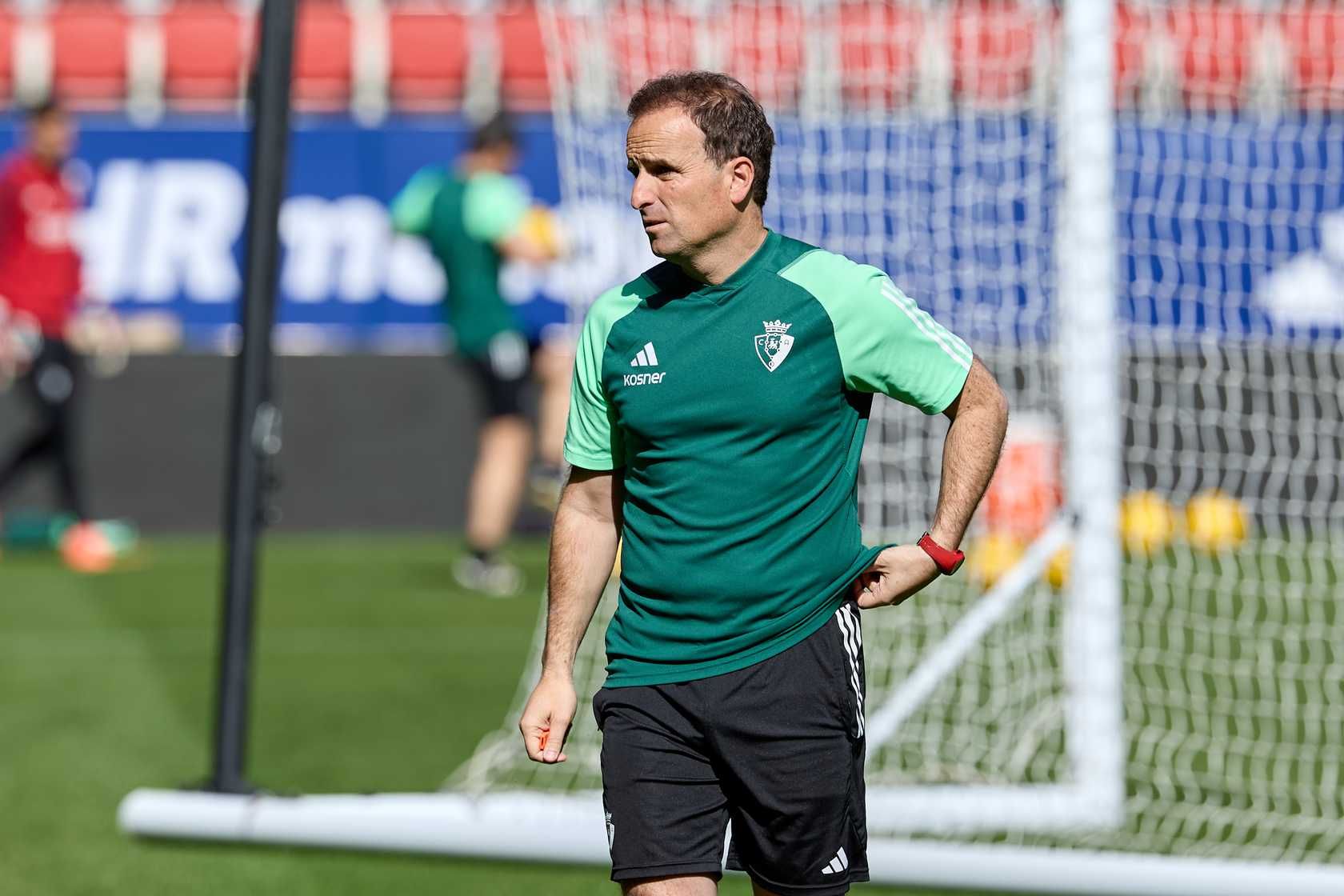 Osasuna se ejercita en El Sadar un día antes de recibir al Valencia