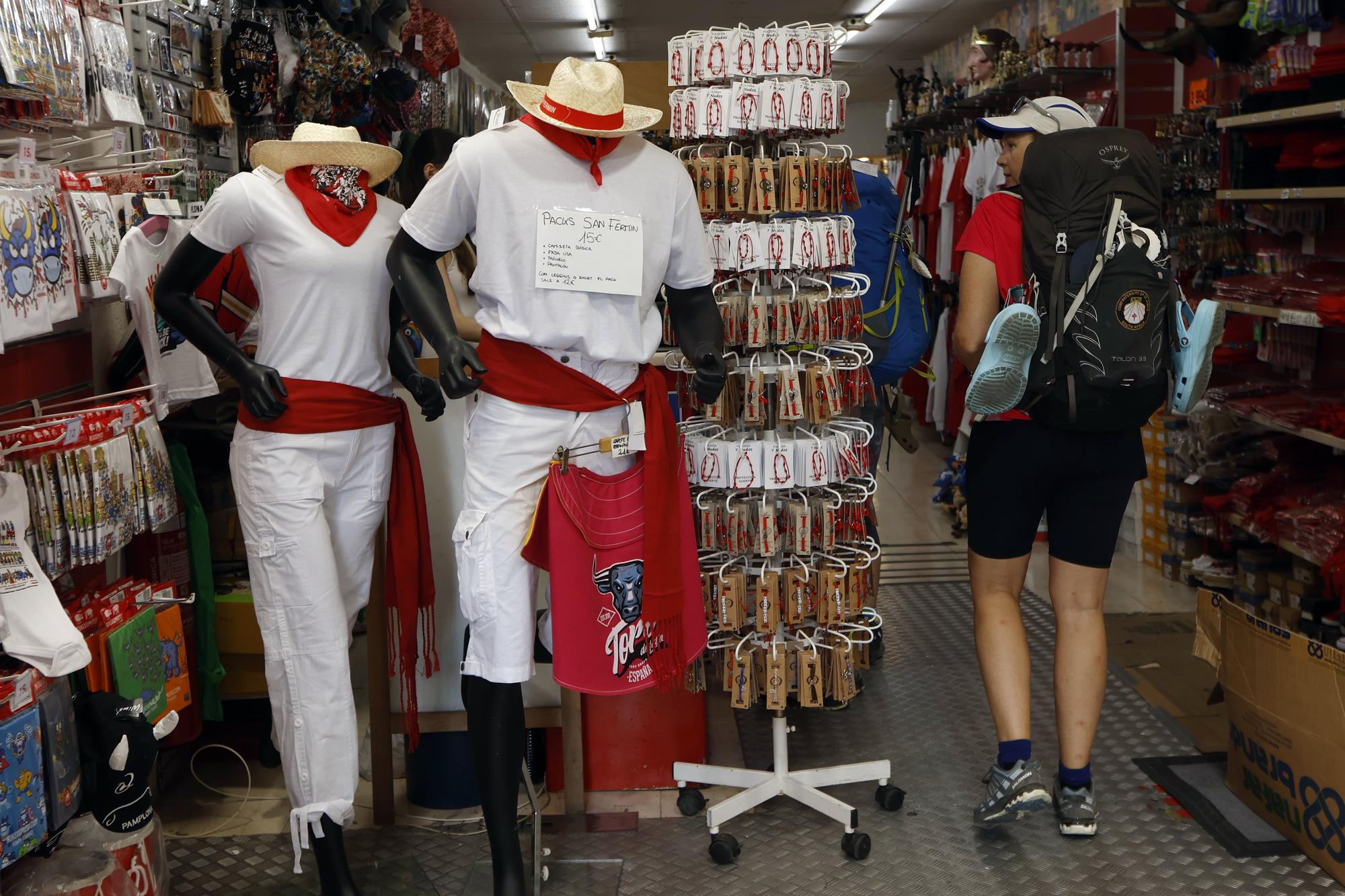 En imágenes: Pamplona se prepara para San Fermín