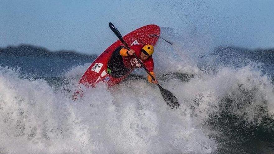 Euskadi brilla en el Mundial de kayak surf