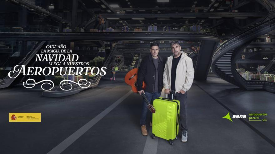 Estopa, un elfo y un aeropuerto lleno de magia: ¿qué puede pasar?