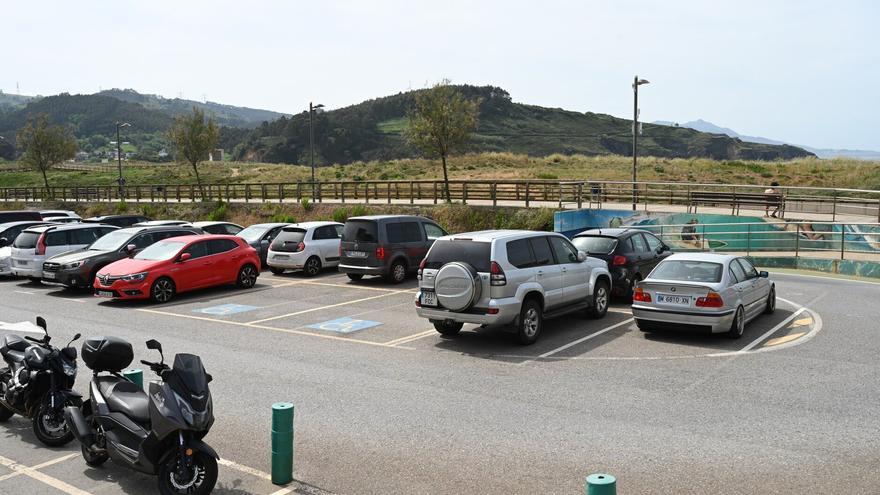 Aparcar en las playas de Bizkaia: municipios con OTA, tarifas para no residentes y playas con aparcamiento libre