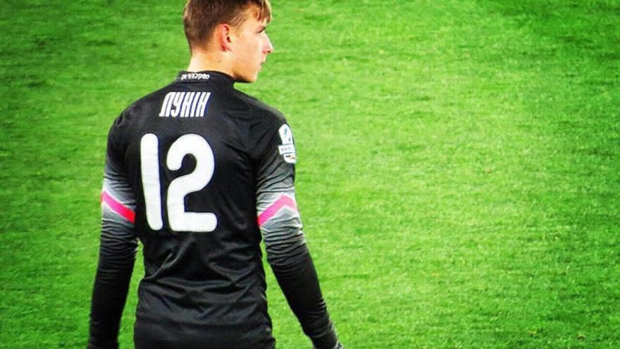 Andriy Lunin, en un partido con Zorya.