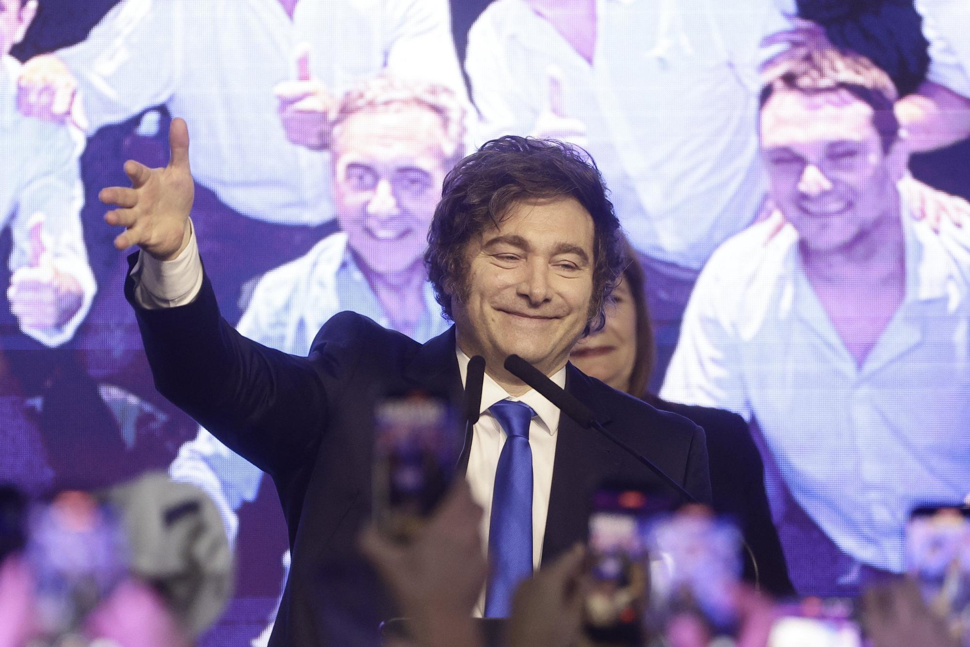 Milei, exultante tras arrasar en las elecciones de medio mandato: "Comienza la construcción de la Argentina grande"
