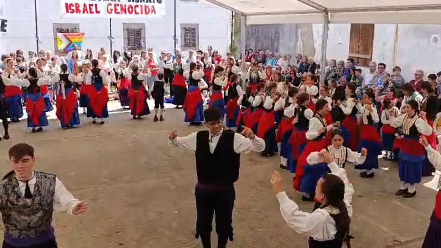 Isaba baila el tradicional Ttun-Ttun por Santiago