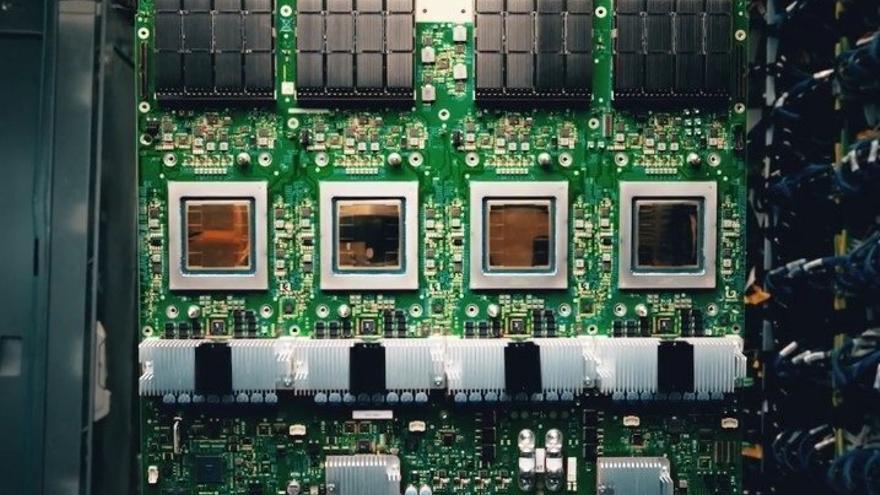 El nuevo chip de IA de Google Ironwood.