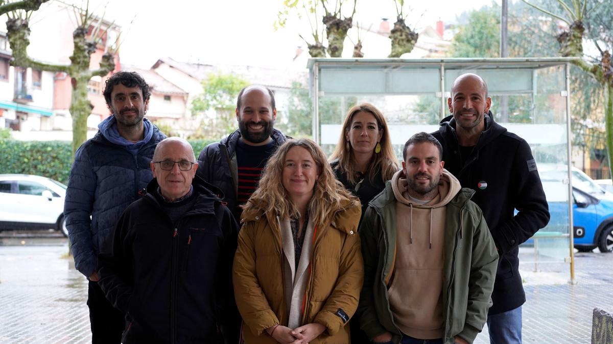 Alcaldes y alcaldesas de Debagoiena reclaman a la Diputación una solución &quot;urgente&quot; al transporte público en la comarca.