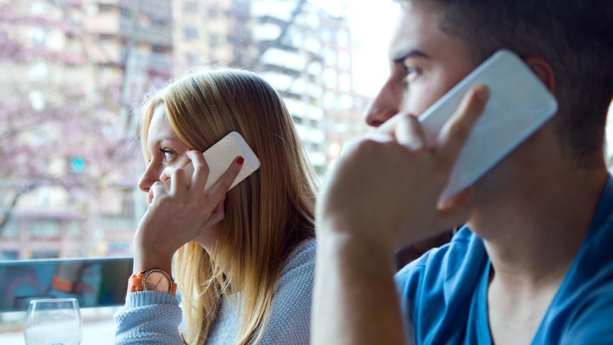 Aumentan los jóvenes que se sienten solos y sin nadie real con quien hablar