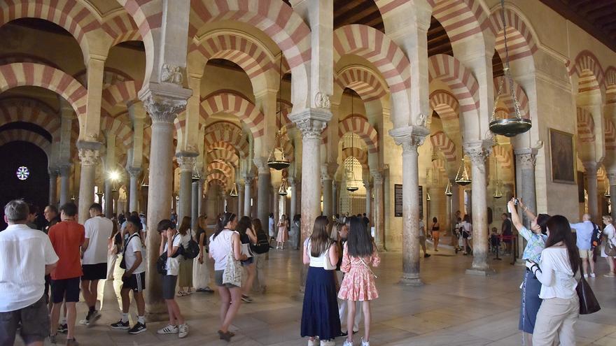 Detenido un hombre por hacer 20 llamadas en las que amenazaba con colocar una bomba en la Mezquita de Córdoba