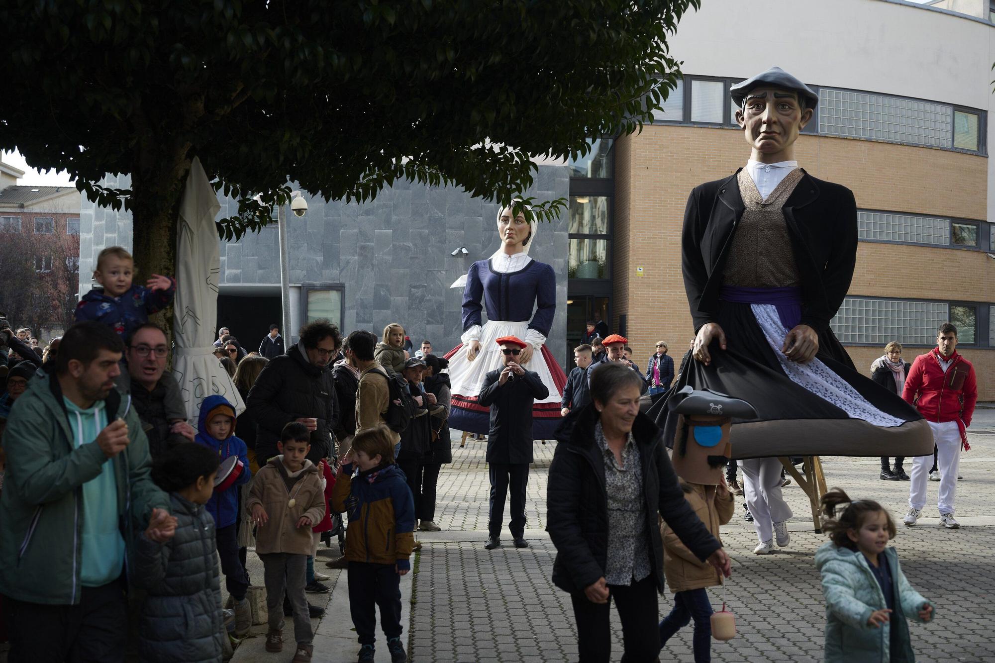 Fotos del chupinazo y pasacalles de las fiestas de San Andrés