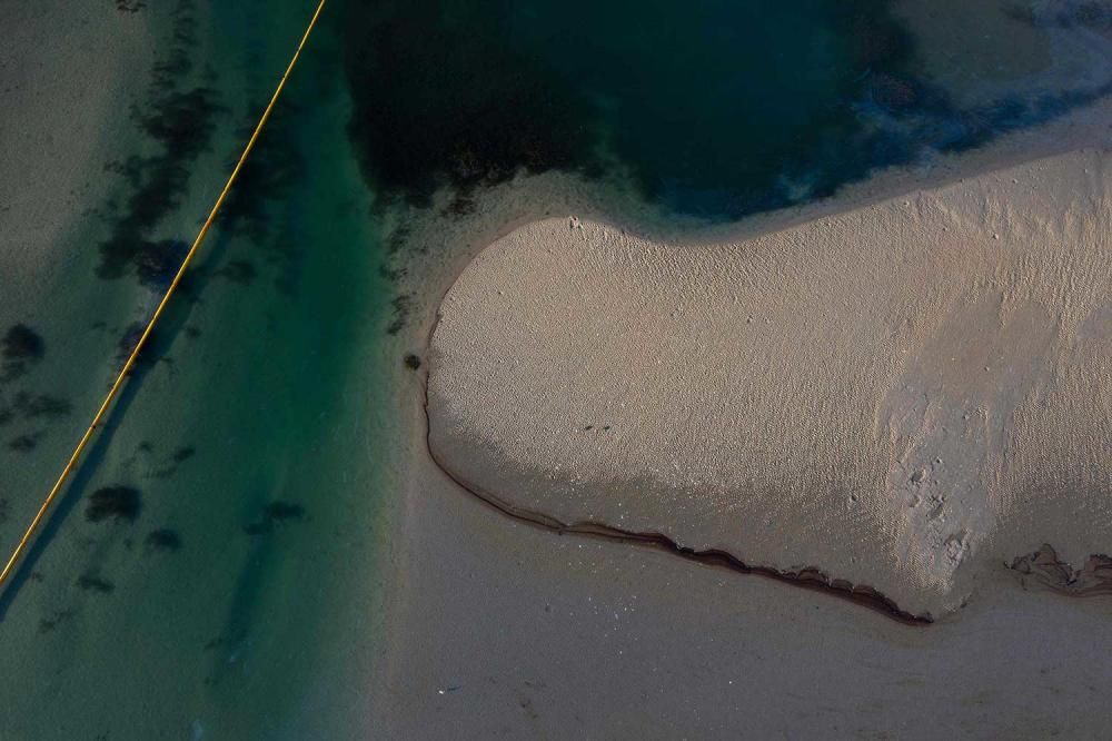 Vertido de crudo en las costas de California