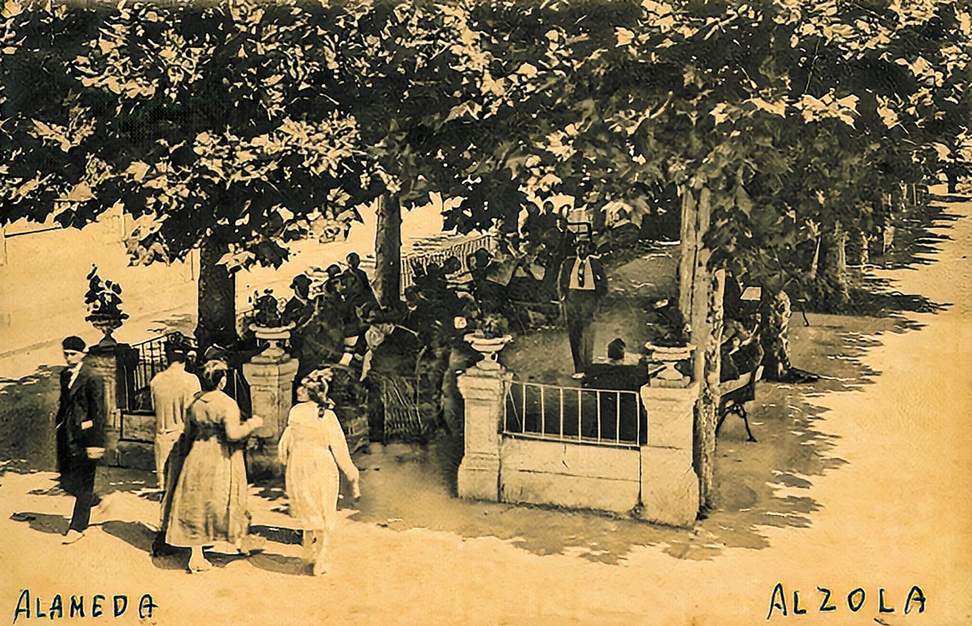 Altzola empapela las paredes de la Casa de Cultura de Elgoibar con 381 fotografías