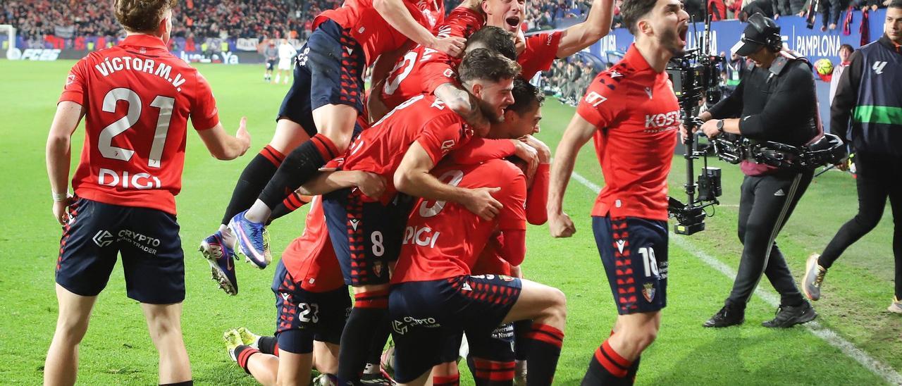Fotos del partido Osasuna-Real Madrid en El Sadar