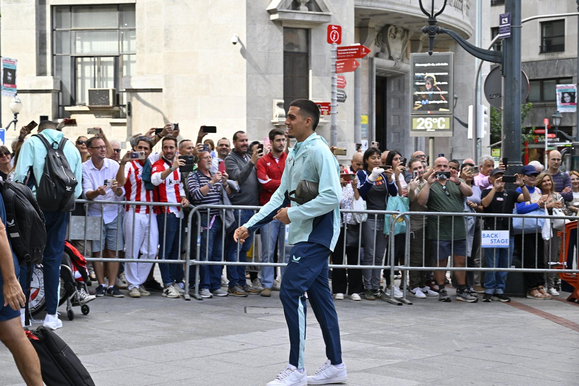 El Athletic llega al hotel Carlton