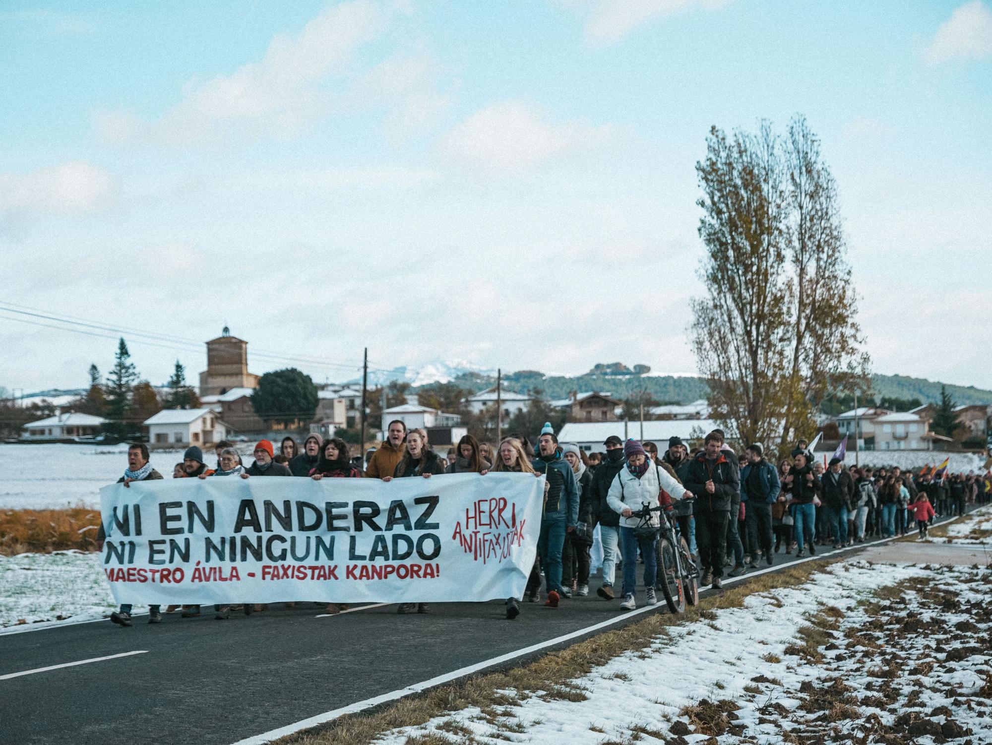 Fotos de la manifestación desde Arizala hasta Abárzuza contra la presencia de la Fundación Maestro Ávila