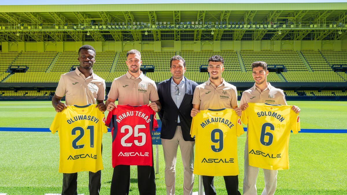 Presentación conjunta de Oluwaseyi, Arnau Tenas, Mikautadze y Solomon.