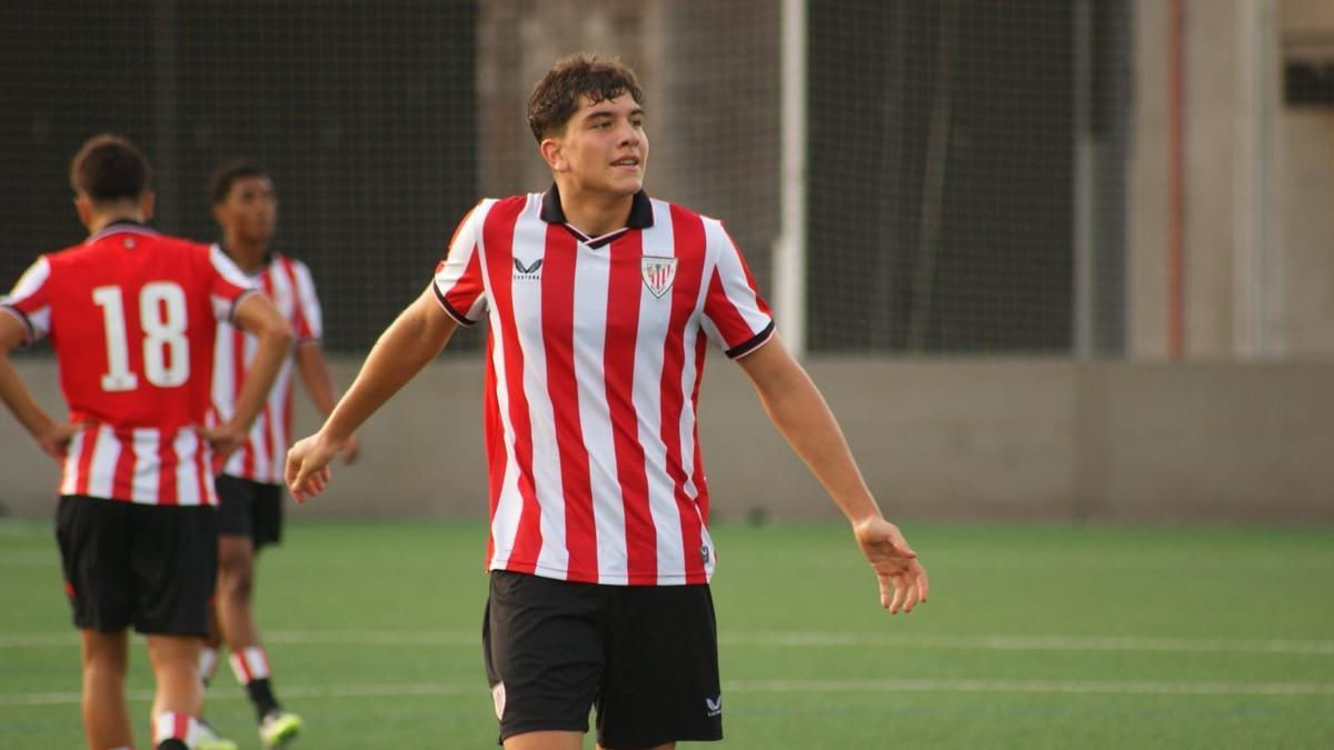 Aitor León, en un partido con el Athletic.