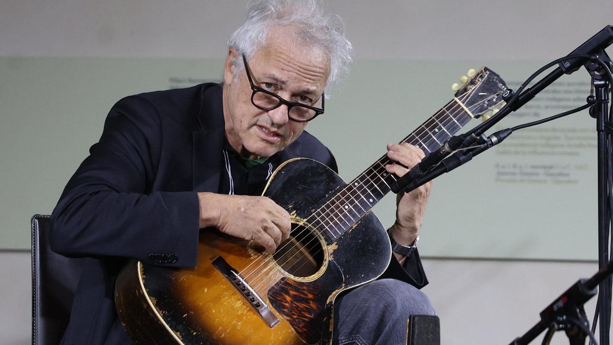 Marc Ribot, en la prueba de sonido previa al concierto de San Telmo.