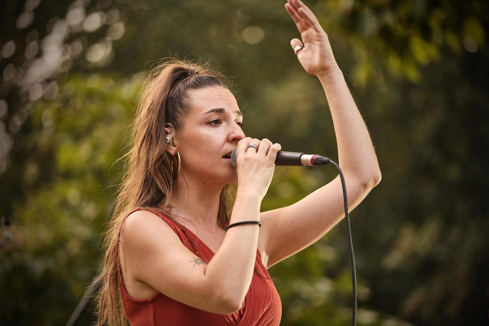 Concierto del grupo Kbless en la calle El Bosquecillo