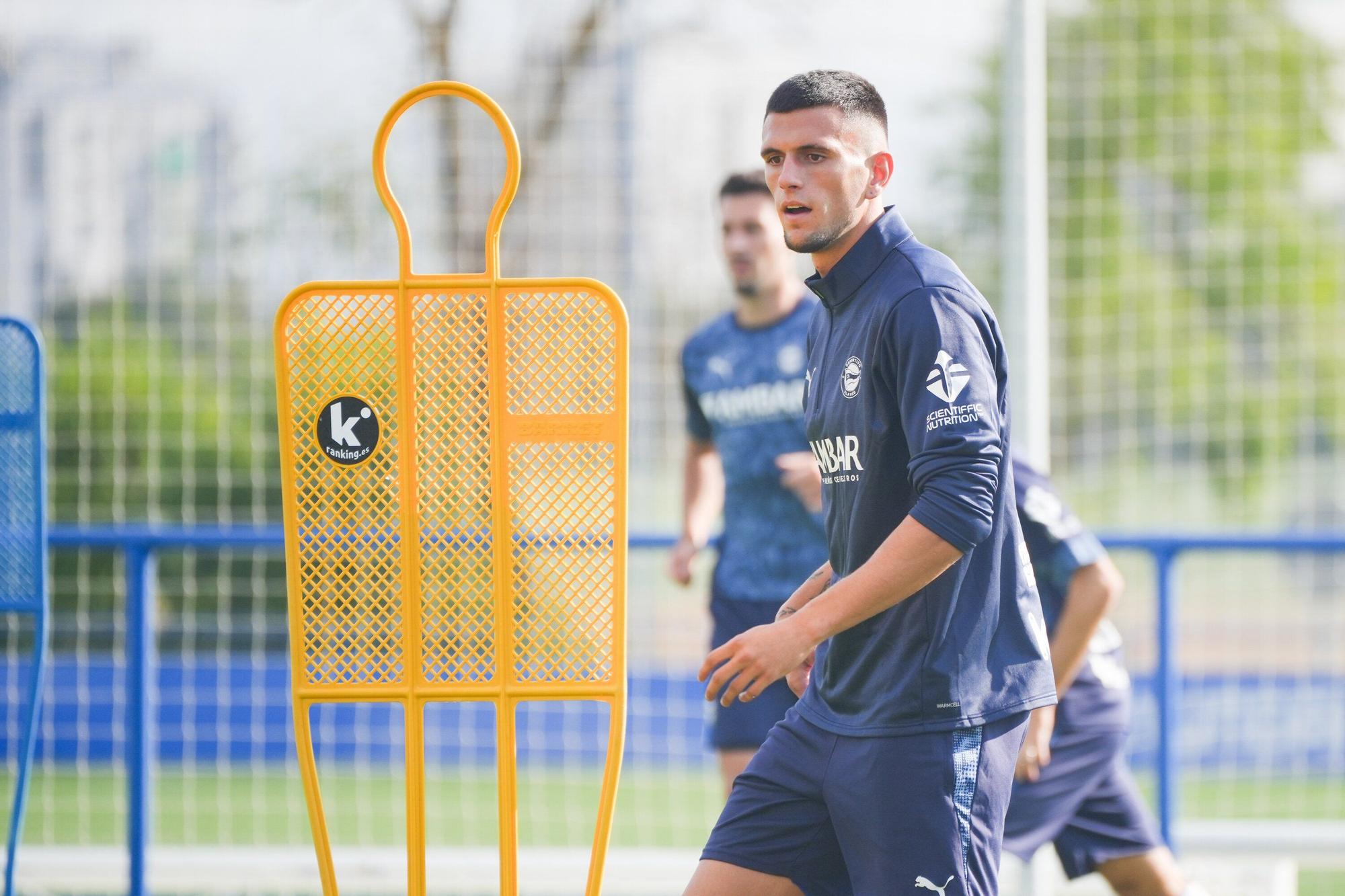 En imágenes: El Alavés se ejercita en Ibaia durante el parón de selecciones