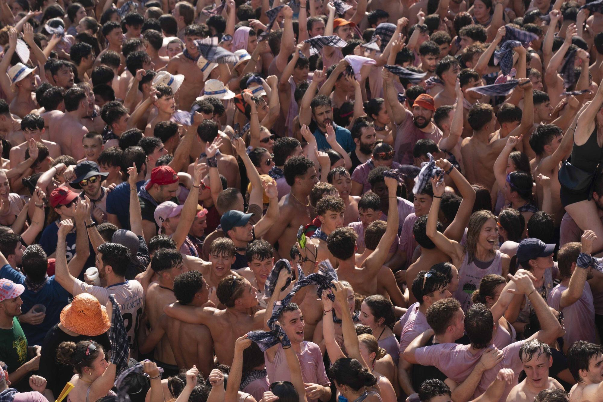 En imágenes: Así ha sido la bajada de Celedón en 2025