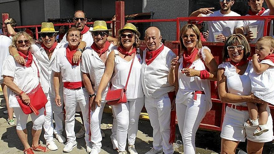 La fiesta reunió a vecinos y vecinas de todas las edades.