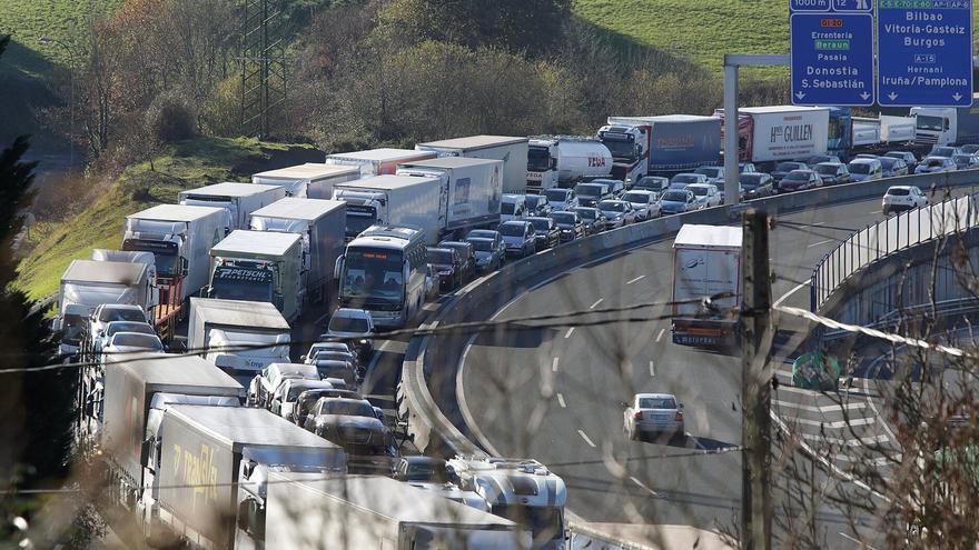 La salida cero de la AP-8 se cerrará el lunes por la noche en Behobia, en Irun, sentido Bilbao