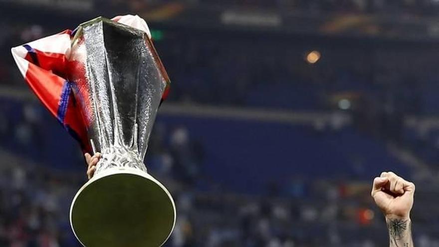Torres levanta, por fin, ‘su’ trofeo