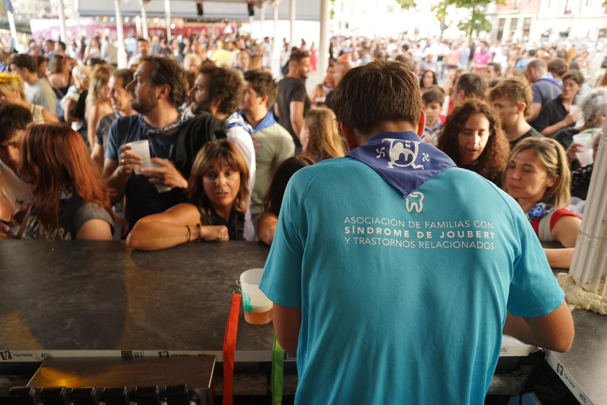 En imágenes: turno solidario por Aitana en la Pinpilinpauxa por Aste Nagusia