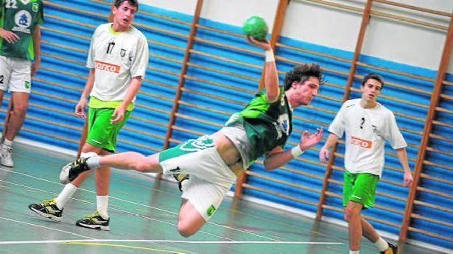 Urdaneta cuajó un espectacular encuentro ante el Anaitasuna.