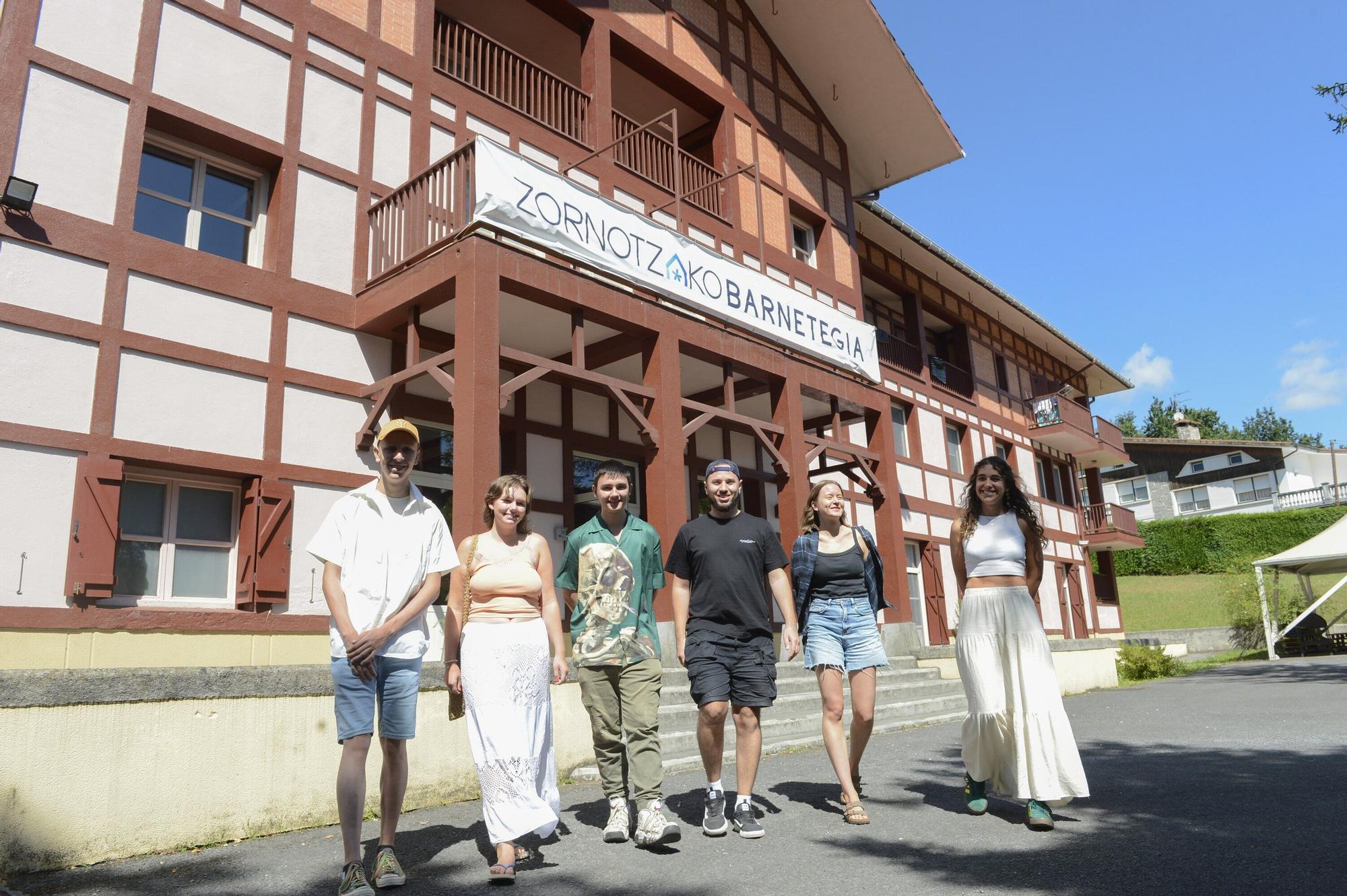 En imágenes: Los estudiantes de diferentes países del barnetegi de Zornotza