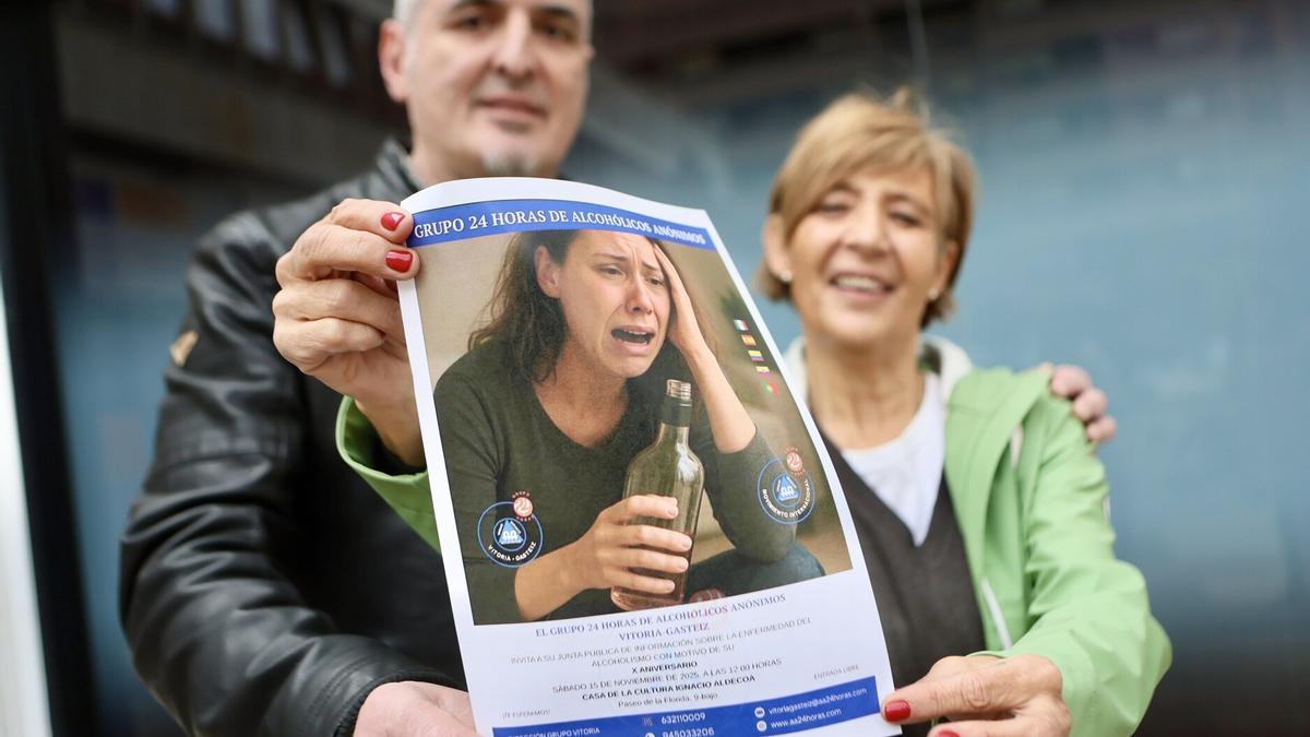Jesús y Edurne con el cartel de la jornada