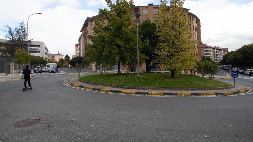 El peligro de circular sin casco: en la UCI un vecino de Pamplona de 38 años tras caer de su patinete
