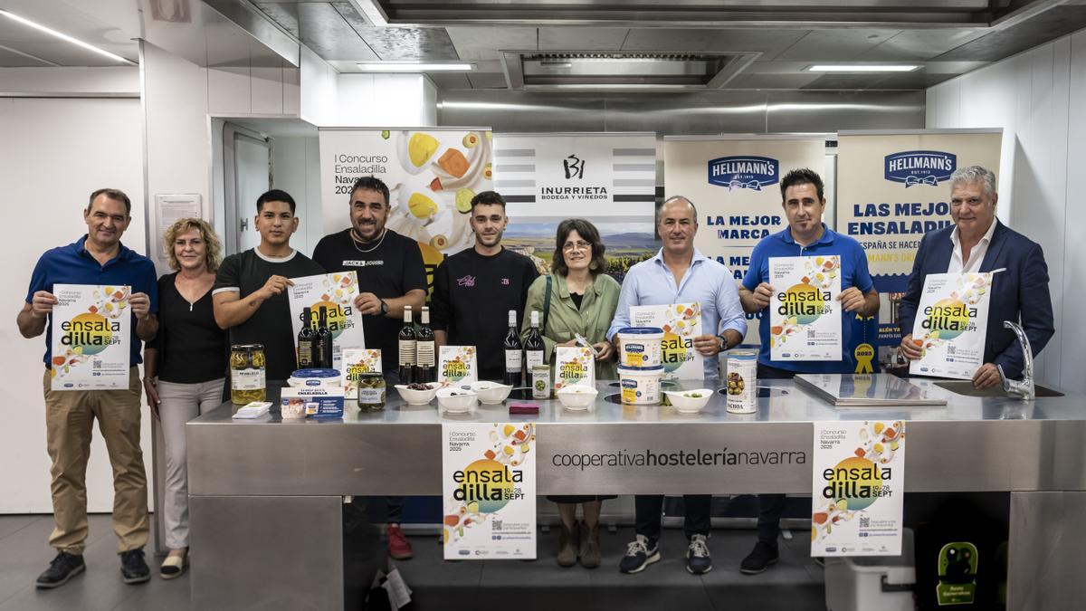 Santiago Enciso, pte de Cooperativa de Hosteleria, los hosteleros Marife, May y AAron del California, Bernardo de La Barra del Coloso, Gemma de La Droguería, y Kateto Ezkurdia de Bodegas Inurrieta, Jon Ramiro de Hellmann´s y José Luis Melero de Maestros Aceituneros.