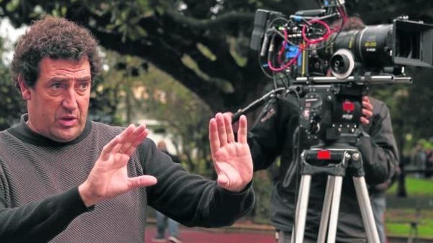 Calparsoro estrenará el viernes &#039;Invasor&#039; y acaba de terminar el rodaje de &#039;Combustión&#039;.