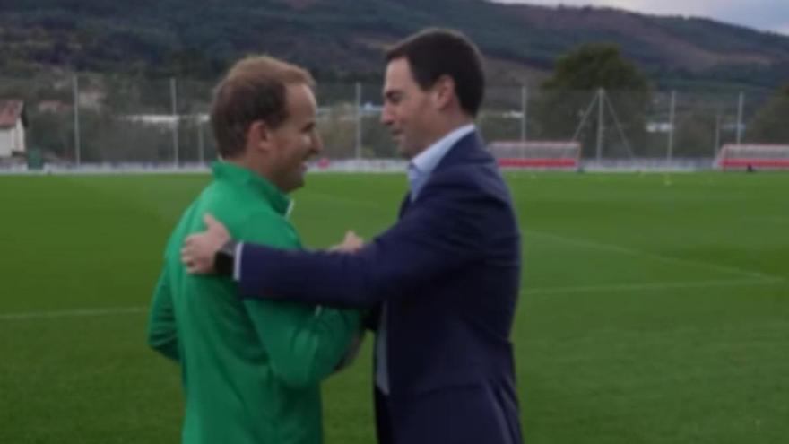 El lehendakari, Imanol Pradales, se atreve con los bertsos junto a Jagoba Arrasate