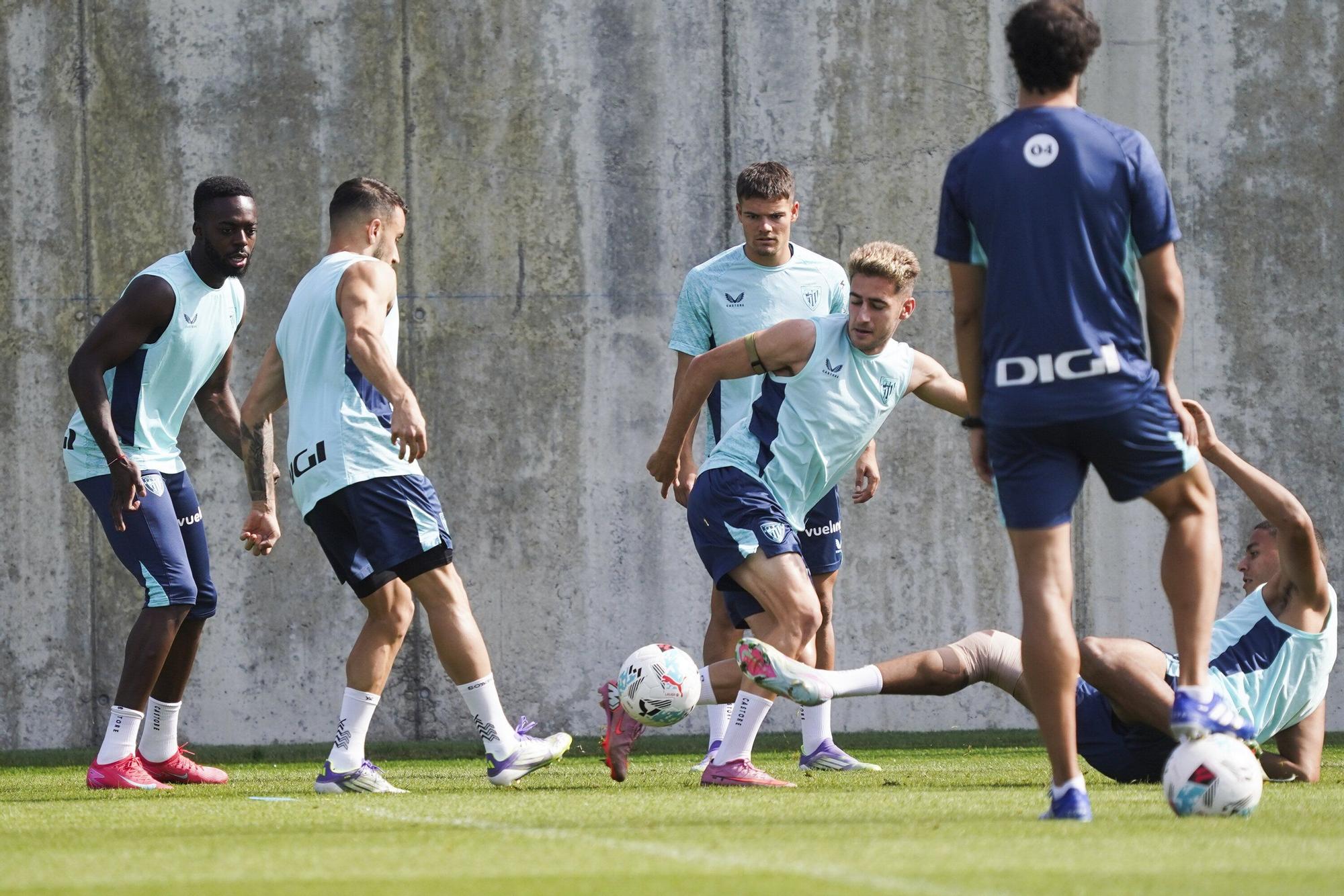 En imágenes: el Athletic entrena con Paredes y sin Adu Ares