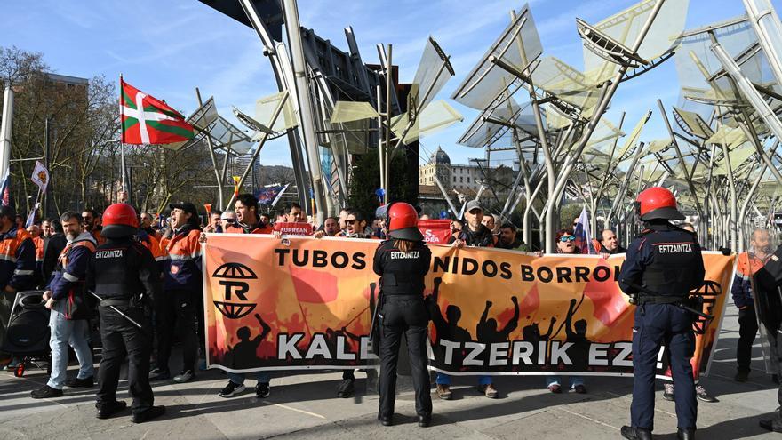 Rechazo sindical al ERE en Tubos Reunidos, que queda abocado a resolverse en los tribunales
