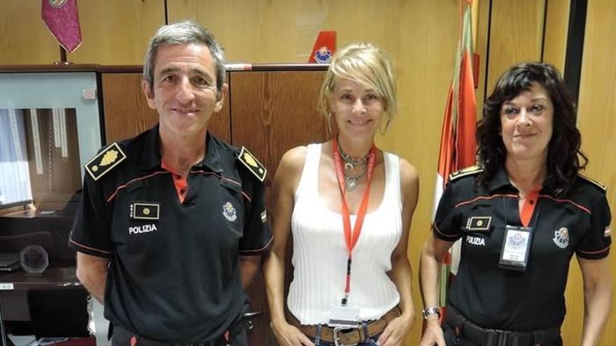 Belén Rueda visita la comisaría de la Ertzaintza para preparar su personaje