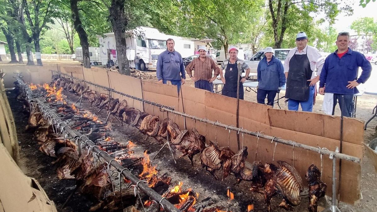 Esperientzia handiko lan taldea arduratu zen bazkariaz.