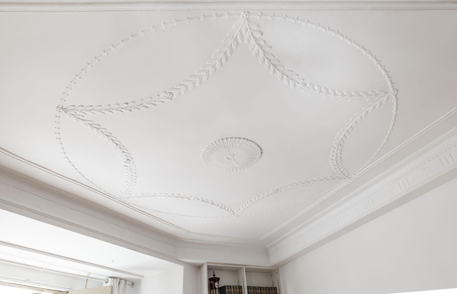 Magnífica propiedad en venta ubicada en un edificio señorial, situada en una de las zonas más elegantes del céntrico barrio de Gros