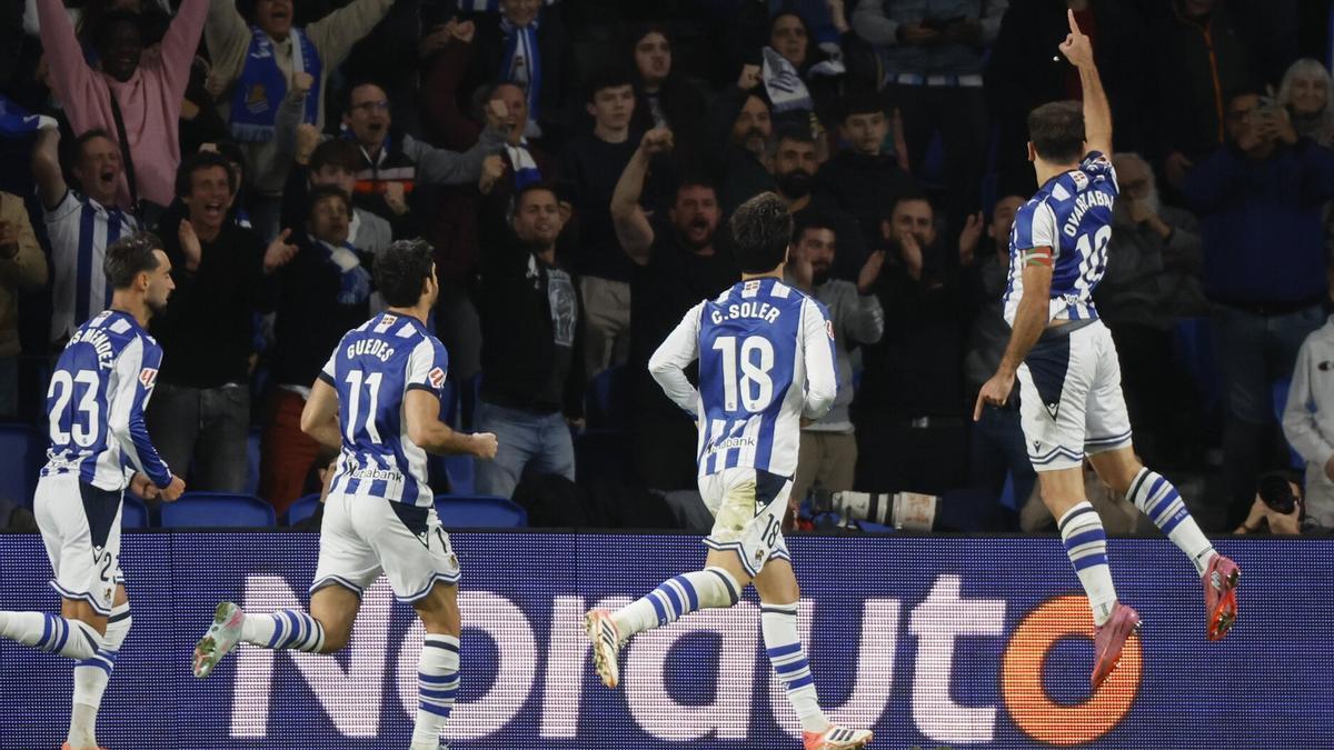 Oyarzabal celebra uno de sus goles. Oyarzabal celebra uno de sus goles.