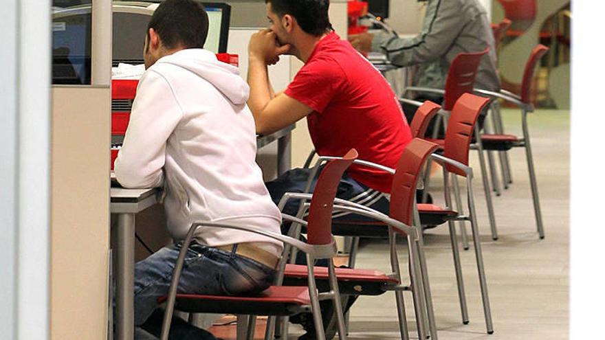 El paro en el Estado crece en agosto en 21.679 personas y pone fin a 6 meses de descensos